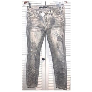 NWT Machine lowrise distressed skinny jeans Women’s size 9 light grey